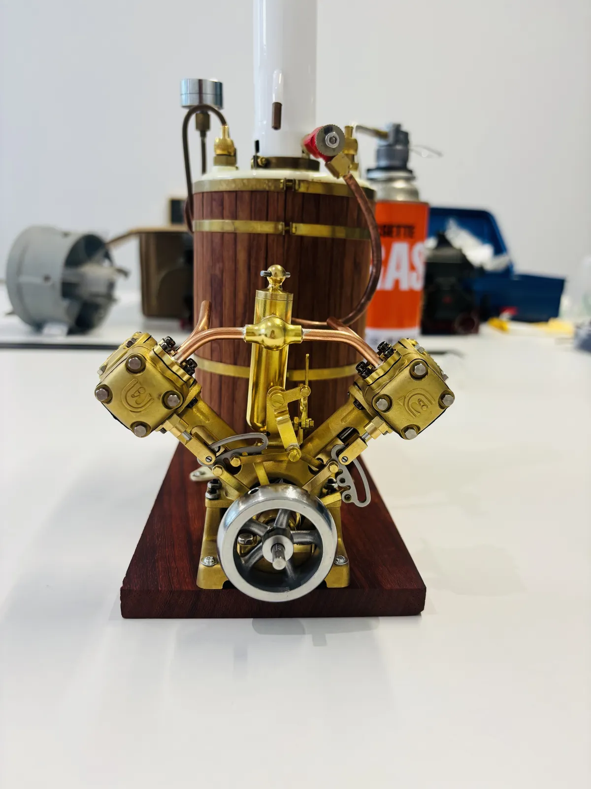 V2-Modell-Dampfmaschine — Ansicht 7