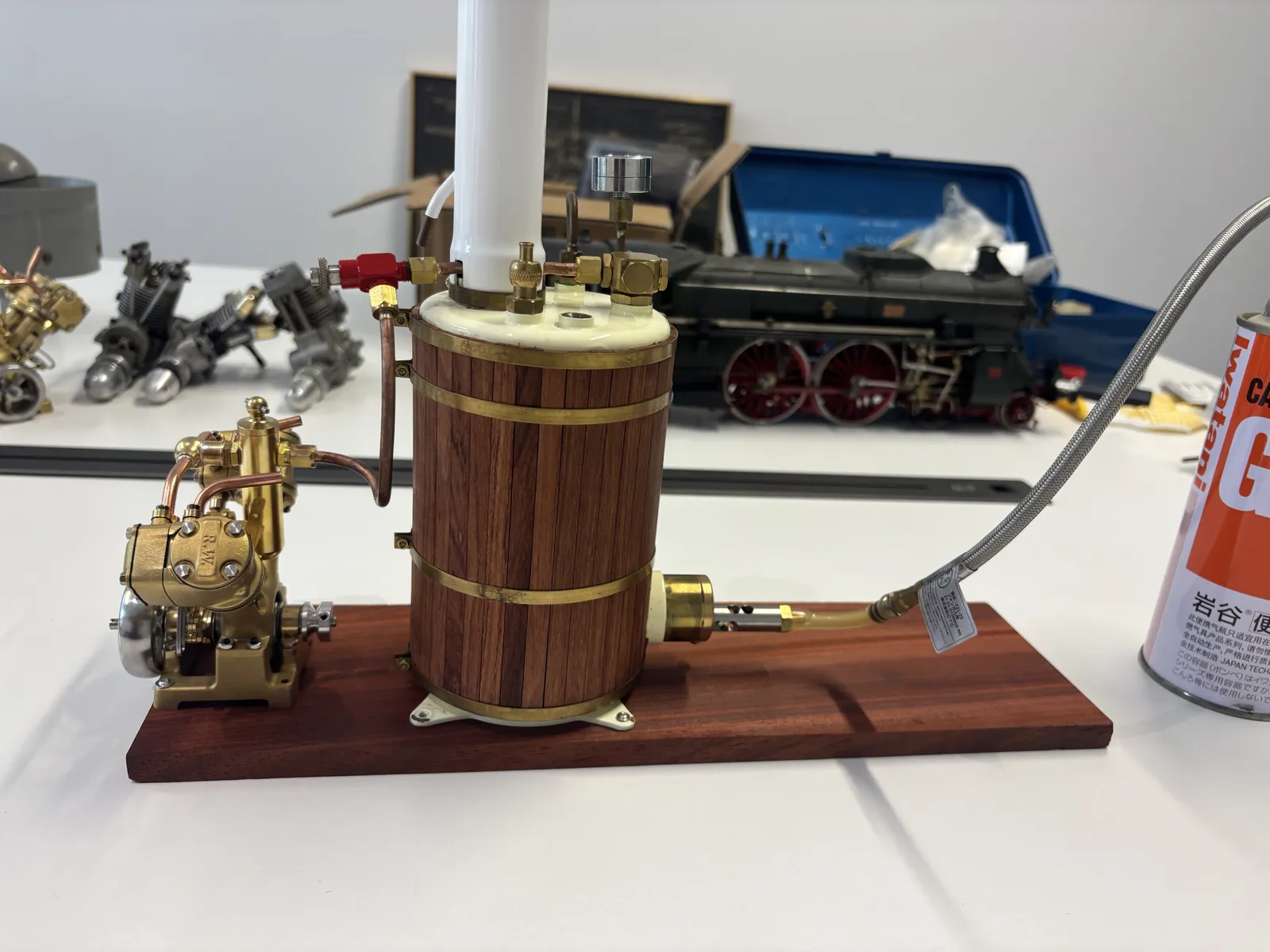 V2-Modell-Dampfmaschine — Ansicht 8