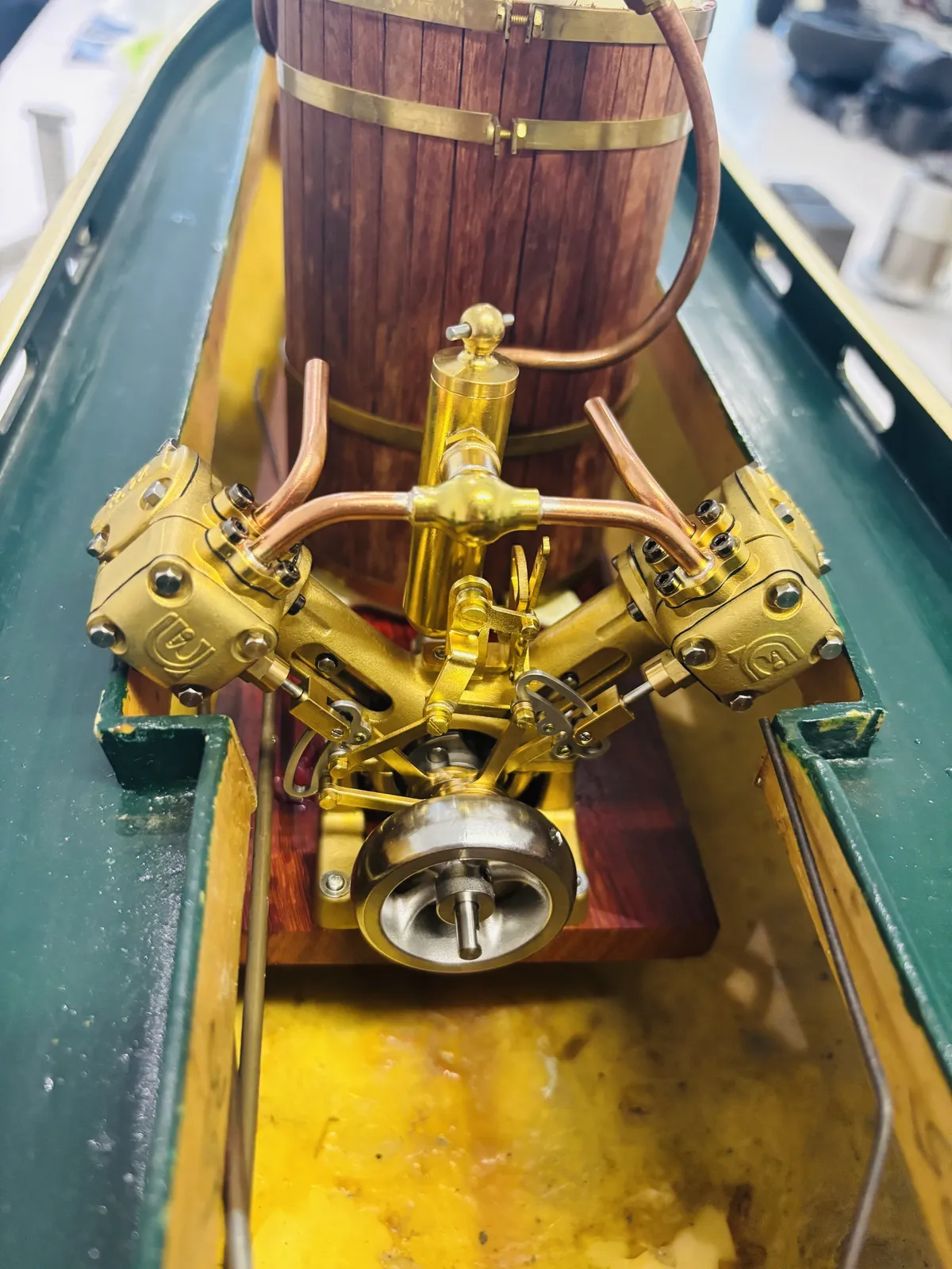 V2-Modell-Dampfmaschine — Ansicht 13