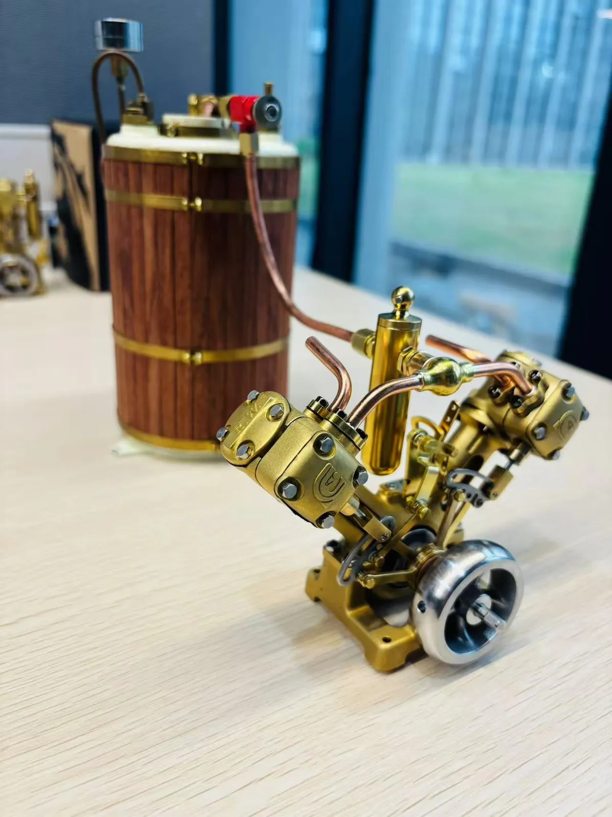 V2-Modell-Dampfmaschine — Ansicht 15
