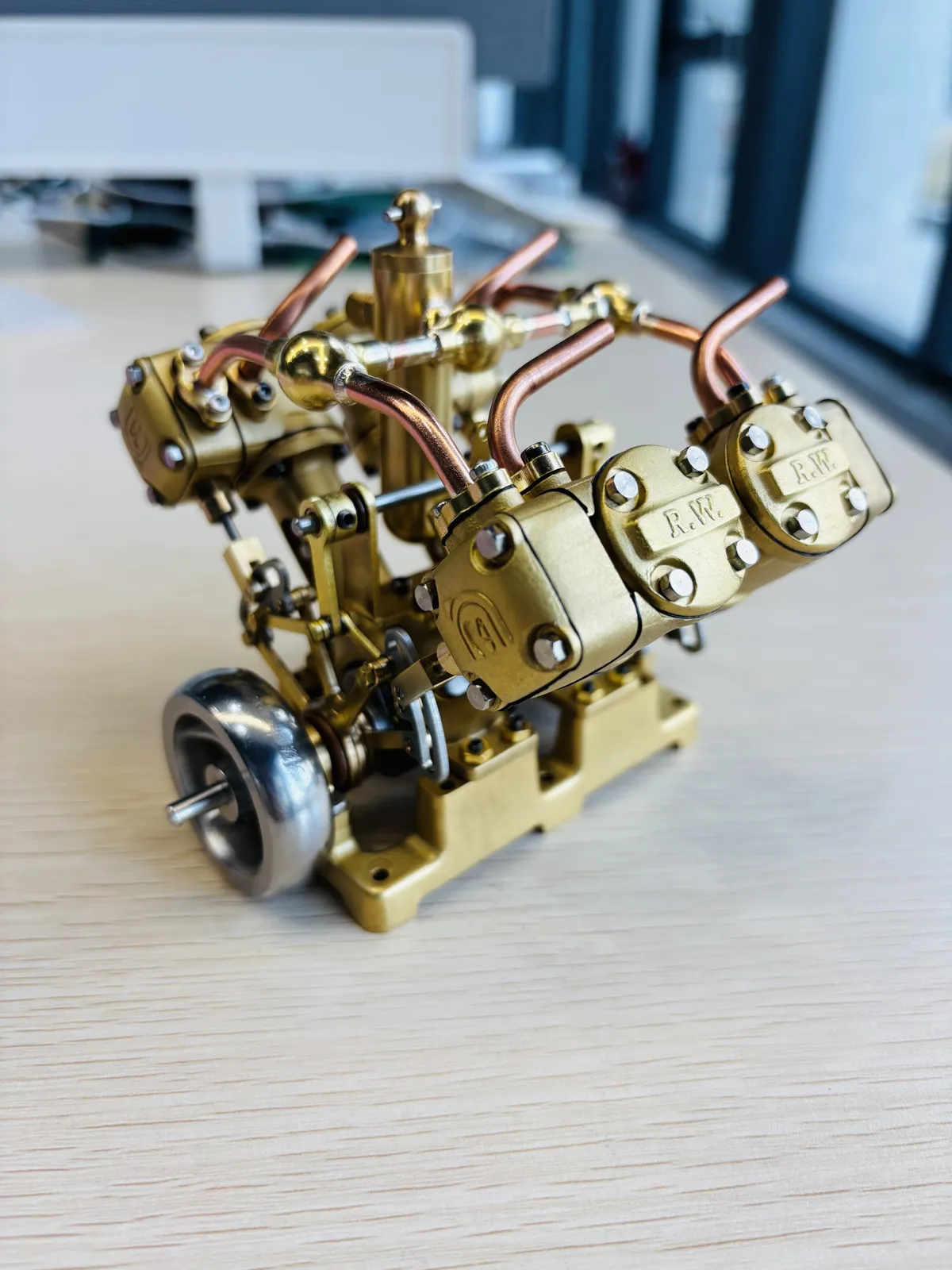 V4-Modell-Dampfmaschine — Ansicht 2