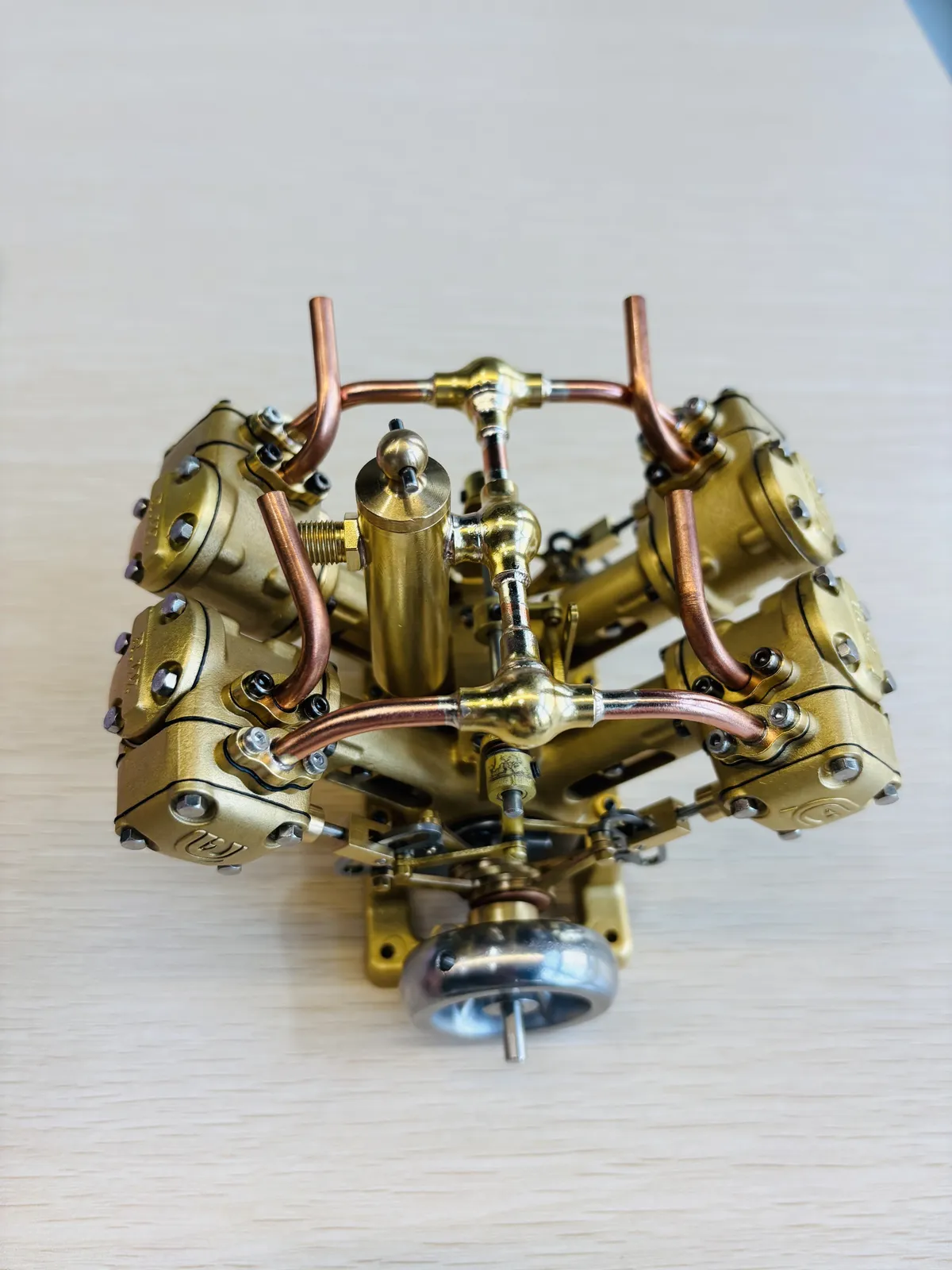 V4-Modell-Dampfmaschine — Ansicht 3