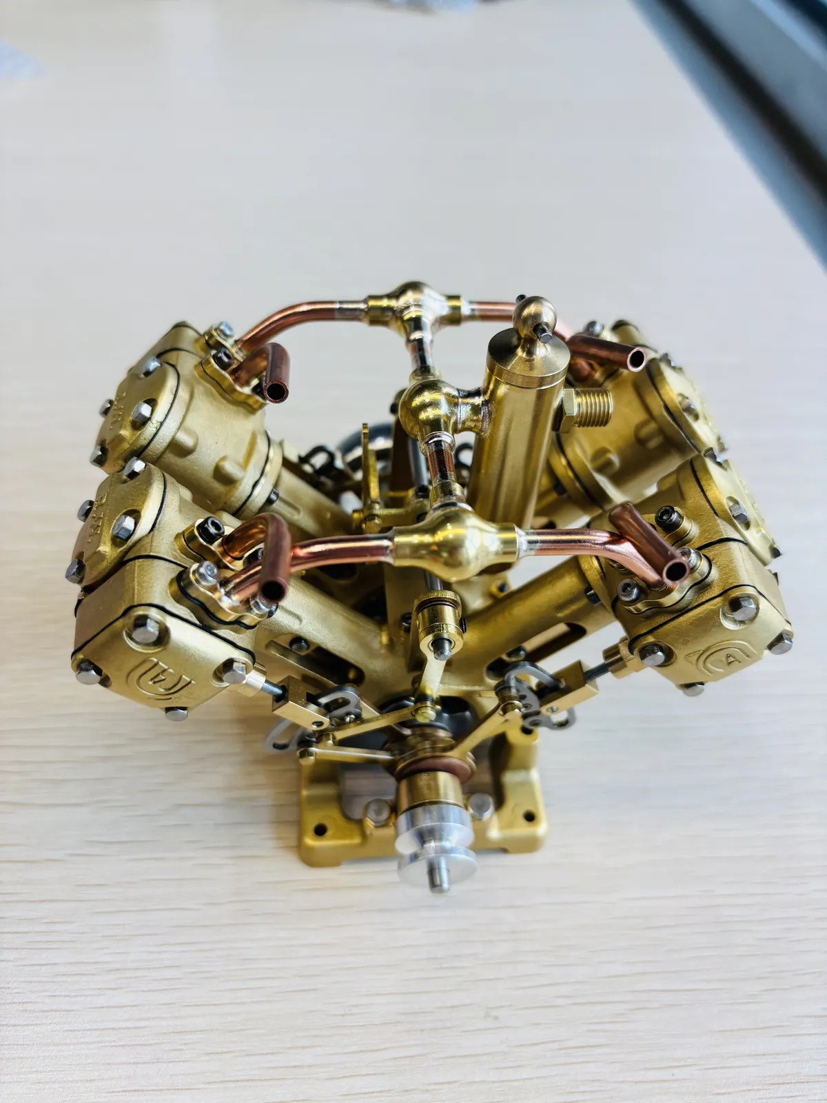 V4-Modell-Dampfmaschine — Ansicht 5