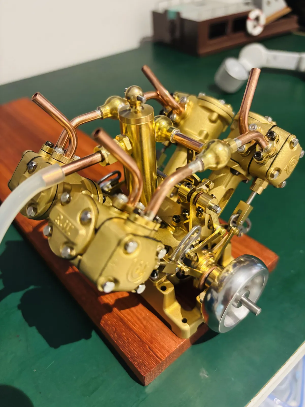 V4-Modell-Dampfmaschine — Ansicht 8